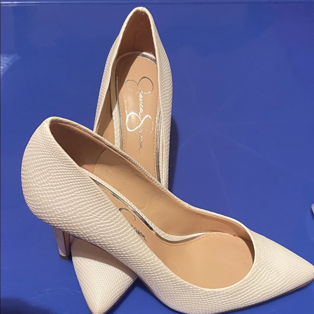 Jessica Simpson Cream Textured Heels